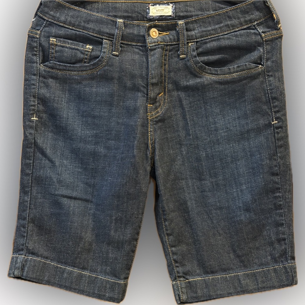 Levi’s 515 Bermuda Women’s size 8 Dark Wash Denim Shorts Mid Rise 9” Inseam